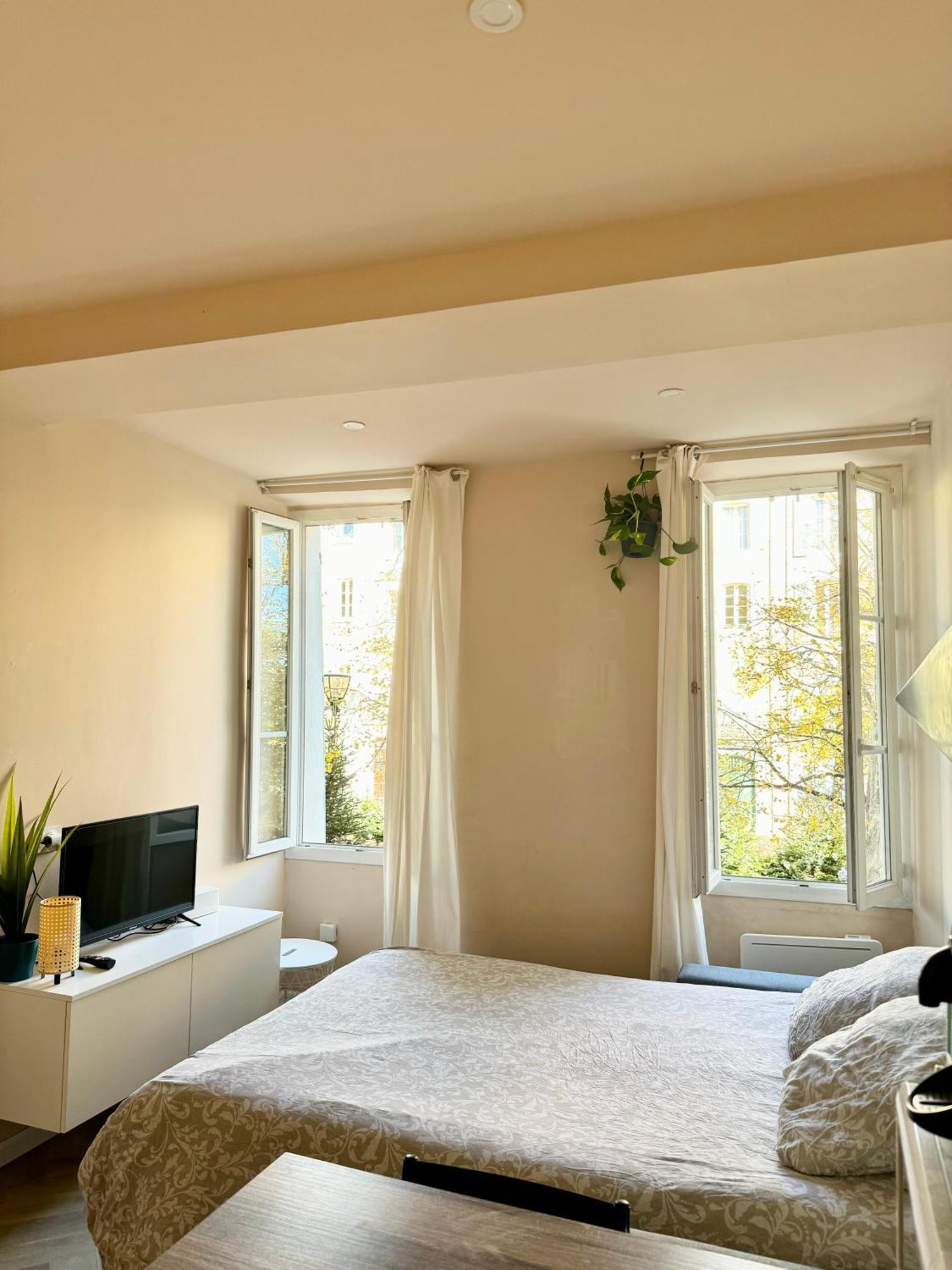 Apartamento Studio Malibu Central, Lumineux Et Confortable Hyères Exterior foto