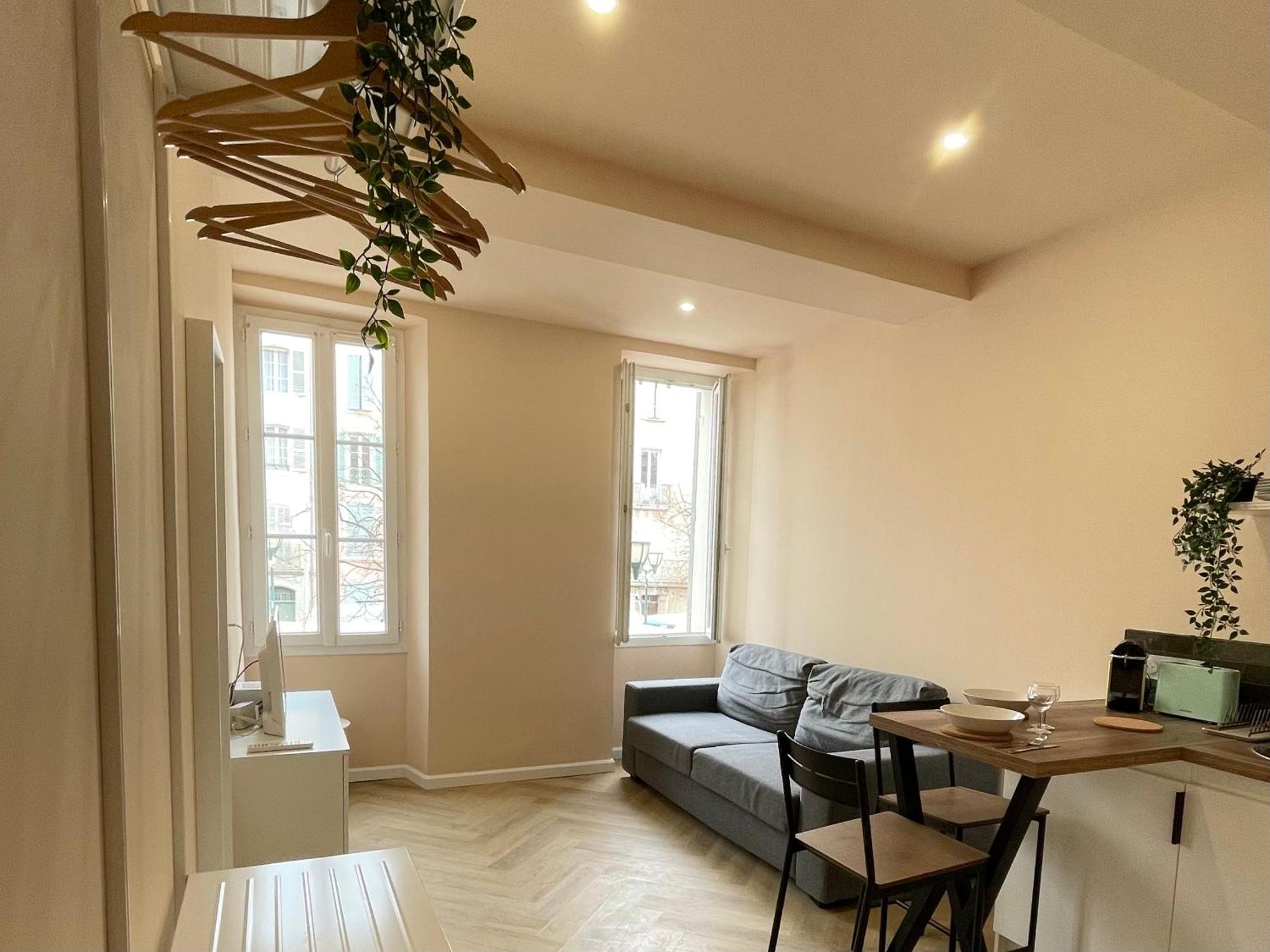 Apartamento Studio Malibu Central, Lumineux Et Confortable Hyères Exterior foto